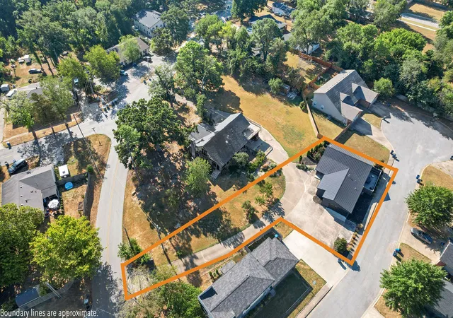 Photo 3 of Single family home for sale at 1517 Bella Vista Rd, Bentonville, AR 72712 | MLS# 1360743 | Listing updated on 2026-10-21