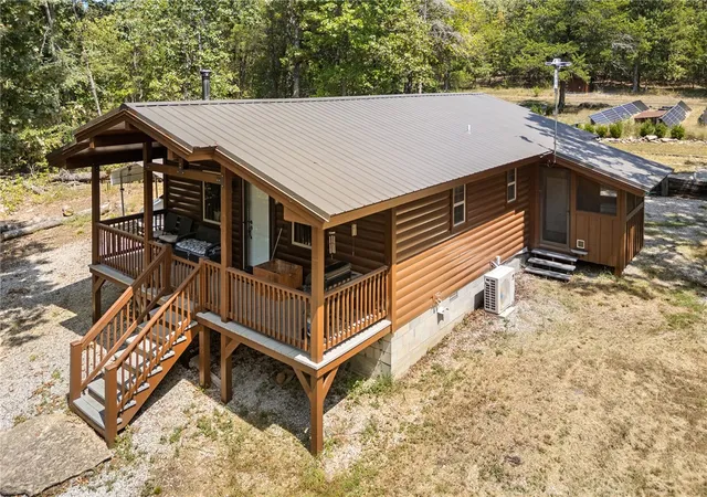 Photo 2 of Single family home for sale at 1018 Bowen Trl, Yellville, AR 72687 | MLS# 1360756 | Listing updated on 2026-09-02