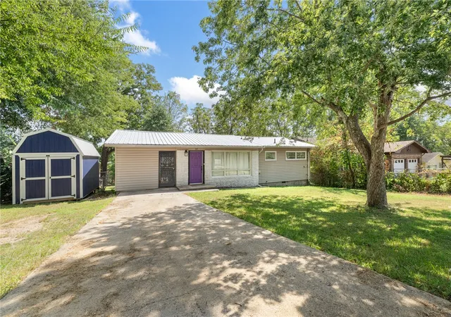 Photo 2 of Single family home for sale at 603 S Clifford St, Harrison, AR 72601 | MLS# 1360765 | Listing updated on 2026-09-02