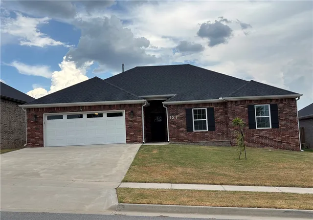 Photo 3 of Single family home for sale at 121 Magazine St, Prairie Grove, AR 72753 | MLS# 1360677 | Listing updated on 2026-09-19