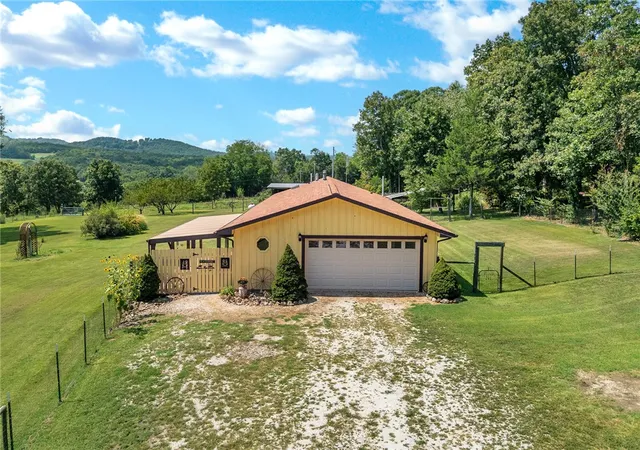 Photo 3 of Sale Pending at 15455 N 7 Highway, Lead Hill, AR 72644 | MLS# 1360231 | Listing updated on 2026-09-02