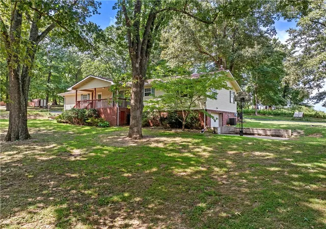 Photo 3 of Single family home for sale at 120 S Old Farm Rd, Harrison, AR 72601 | MLS# 1359819 | Listing updated on 2026-10-05
