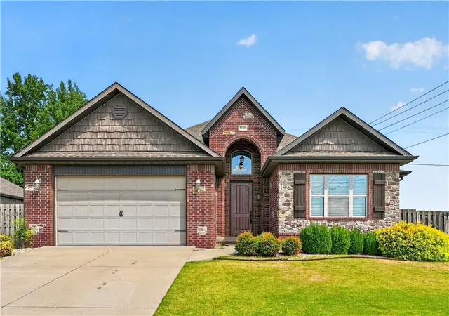 Photo 1 of Single family home for sale at 5599 Murfield Dr, Rogers, AR 72758 | MLS# 1360195 | Listing updated on 2026-10-06
