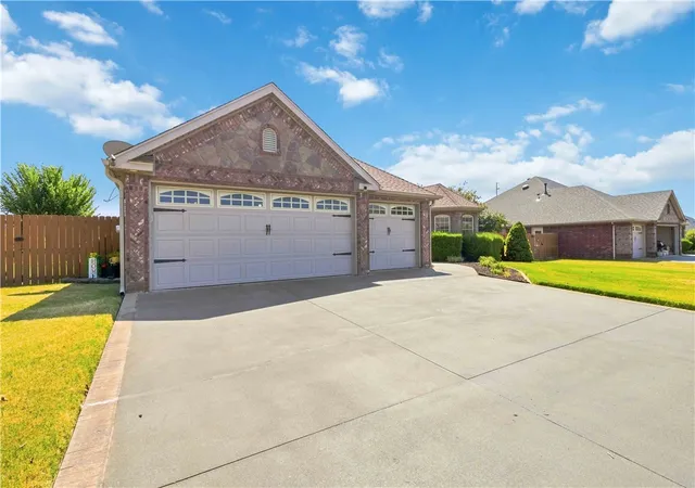 Photo 2 of Single family home for sale at 3507 Sw Windy Oak Ave, Bentonville, AR 72713 | MLS# 1360531 | Listing updated on 2026-09-02