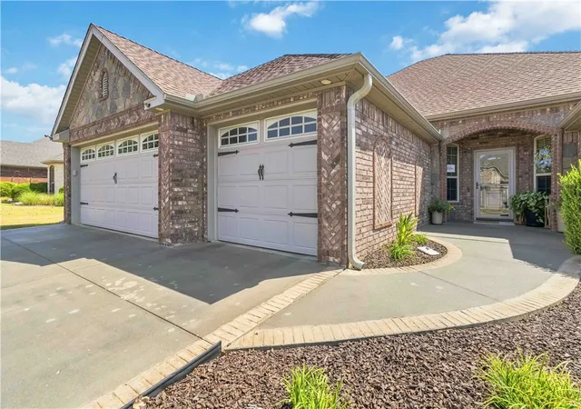 Photo 3 of Single family home for sale at 3507 SW Windy Oak Ave, Bentonville, AR 72713 | MLS# 1360531 | Listing updated on 2026-09-02