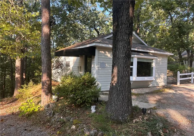 Photo 2 of Sale Pending at 273 Windsong Ln, Eureka Springs, AR 72631 | MLS# 1360695 | Listing updated on 2026-09-02