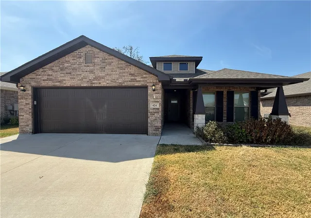 Photo 1 of Single family home for sale at 424 Nw 59 Avenue, Bentonville, AR 72713 | MLS# 1360542 | Listing updated on 2026-09-02