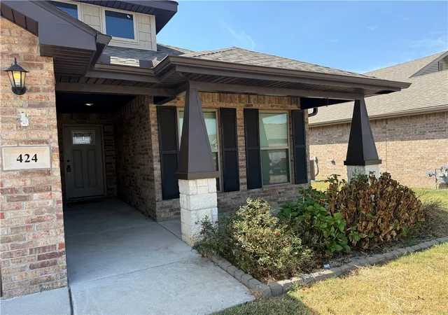 Photo 2 of Single family home for sale at 424 Nw 59 Avenue, Bentonville, AR 72713 | MLS# 1360542 | Listing updated on 2026-09-02