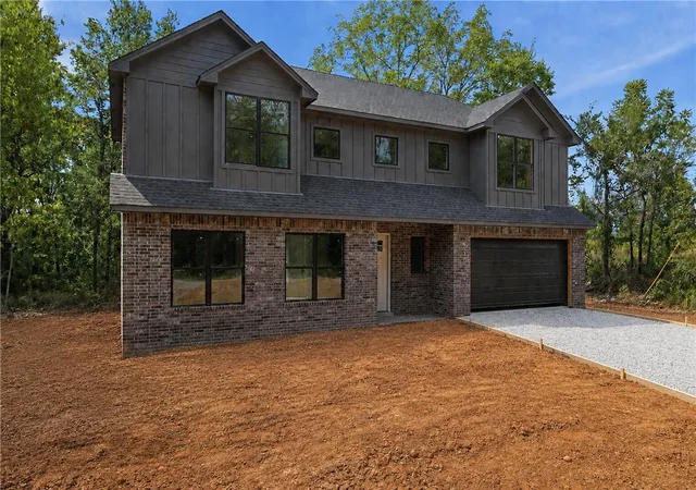 Photo 2 of Single family home for sale at 1 Mcdole Cir, Bella Vista, AR 72715 | MLS# 1360708 | Listing updated on 2026-09-02