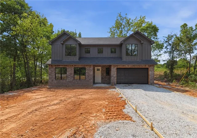 Photo 3 of Single family home for sale at 1 Mcdole Cir, Bella Vista, AR 72715 | MLS# 1360708 | Listing updated on 2026-09-02