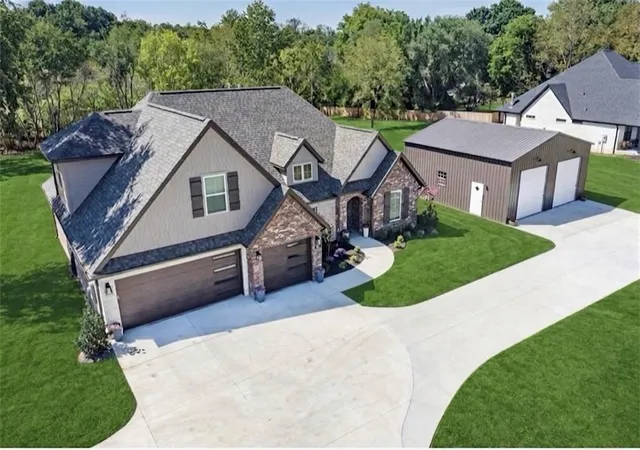 Photo 1 of Sale Pending at 4515 W Mount Comfort Rd, Fayetteville, AR 72704 | MLS# 1360728 | Listing updated on 2026-09-11