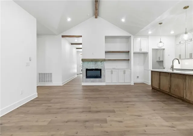 Photo 3 of Single family home for sale at 12 Grampian Ln, Bella Vista, AR 72715 | MLS# 1360908 | Listing updated on 2026-09-11