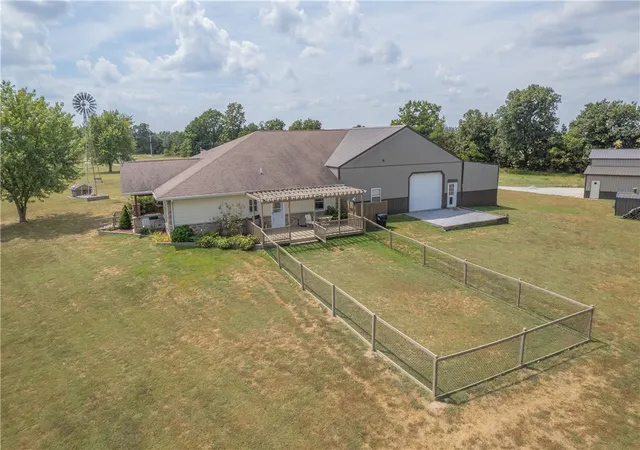 Photo 4 of Single family home for sale at 8708 Farm Rd 2140, Cassville, MO 65625 | MLS# 1360269 | Listing updated on 2026-09-03