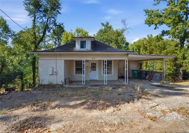 Photo 1 of Sale Pending at 608 S Cresent St, Rogers, AR 72756 | MLS# 1360860 | Listing updated on 2026-09-04