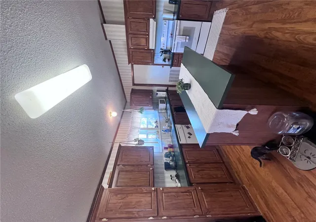 Photo 3 of Sale Pending at 4206 Northbrook Cir, Van Buren, AR 72956 | MLS# 1360922 | Listing updated on 2026-09-10