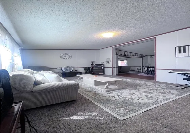 Photo 3 of Sale Pending at 4206 Northbrook Cir, Van Buren, AR 72956 | MLS# 1360922 | Listing updated on 2026-09-10