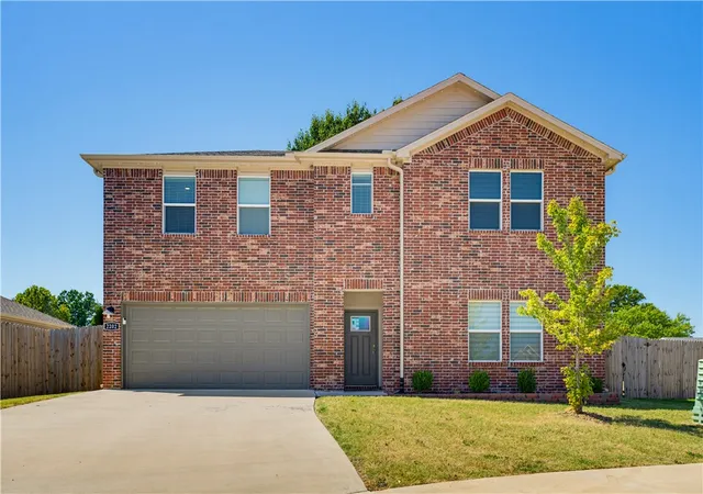 Photo 1 of Single family home for sale at 2202 S 10th Street, Rogers, AR 72758 | MLS# 1360615 | Listing updated on 2026-09-03