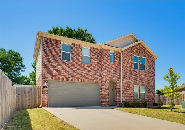 Photo 2 of Single family home for sale at 2202 S 10th Street, Rogers, AR 72758 | MLS# 1360615 | Listing updated on 2026-09-03
