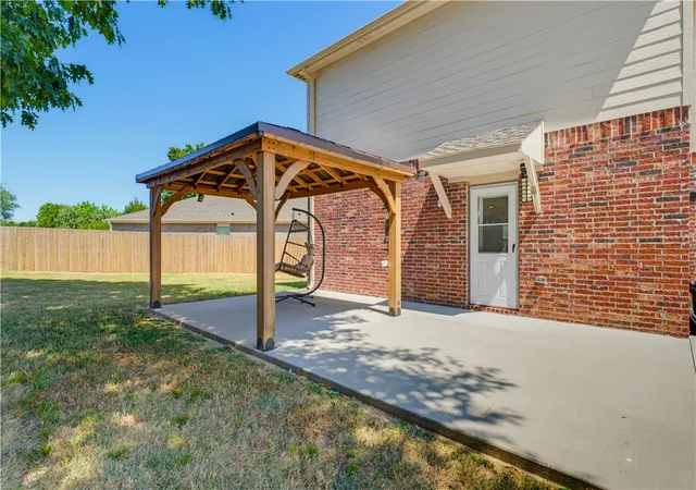 Photo 3 of Single family home for sale at 2202 S 10th Street, Rogers, AR 72758 | MLS# 1360615 | Listing updated on 2026-09-03