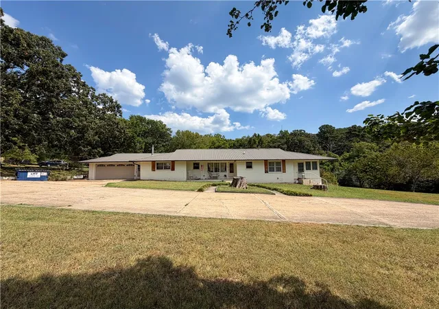Photo 1 of Single family home for sale at 503 S Parrott Dr, Huntsville, AR 72740 | MLS# 1360761 | Listing updated on 2026-09-03