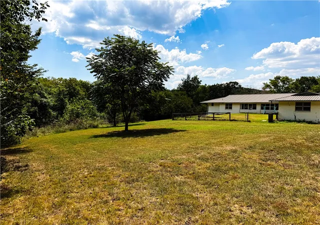 Photo 4 of Single family home for sale at 503 S Parrott Dr, Huntsville, AR 72740 | MLS# 1360761 | Listing updated on 2026-09-03