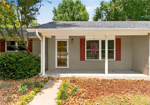 Photo 4 of Sale Pending at 2004 Camino Real, Springdale, AR 72762 | MLS# 1360167 | Listing updated on 2026-09-08