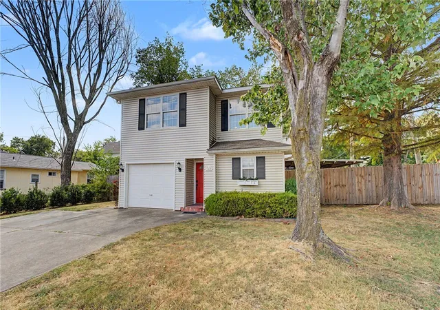 Photo 3 of Single family home for sale at 309 Eastern Ave, Fayetteville, AR 72701 | MLS# 1360960 | Listing updated on 2026-09-12
