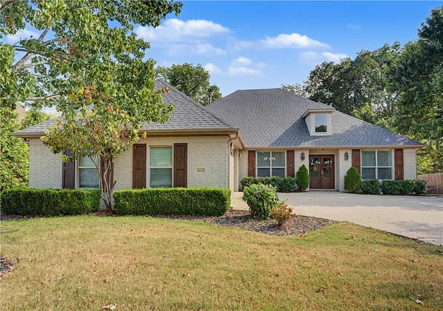 Photo 1 of Sale Pending at 3083 E Stone Mountain Dr, Fayetteville, AR 72701 | MLS# 1360894 | Listing updated on 2026-09-08