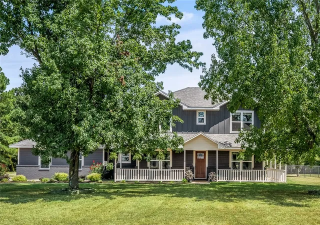 Photo 2 of Sale Pending at 809 Spring Crk Rd, Lowell, AR 72745 | MLS# 1360864 | Listing updated on 2026-09-09