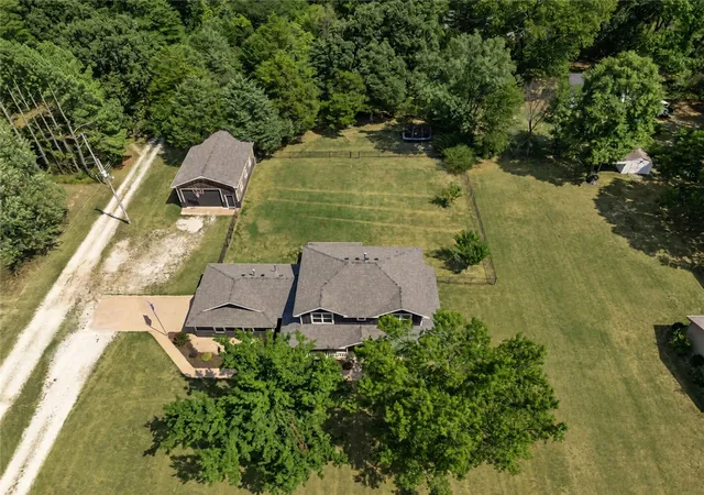 Photo 3 of Sale Pending at 809 Spring Crk Rd, Lowell, AR 72745 | MLS# 1360864 | Listing updated on 2026-09-09