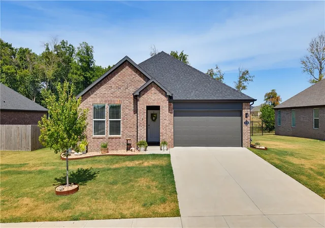 Photo 1 of Single family home for sale at 510 W Branta St, Farmington, AR 72730 | MLS# 1360777 | Listing updated on 2026-09-14