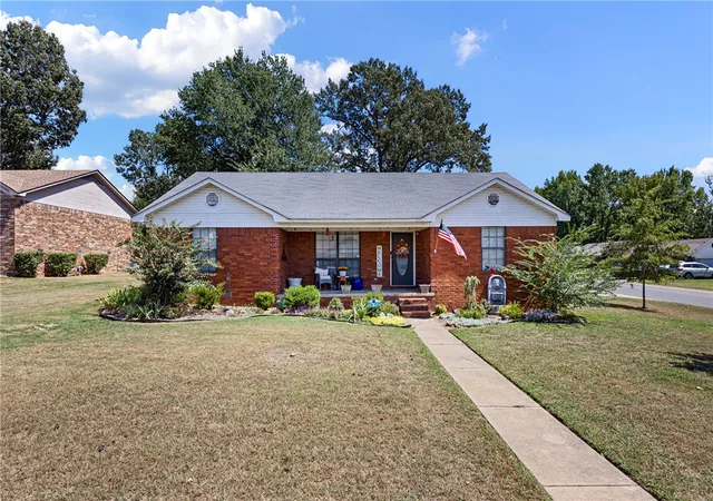 Photo 1 of Single family home for sale at 2111 S Ithaca Ave, Russellville, AR 72802 | MLS# 1360824 | Listing updated on 2026-09-03