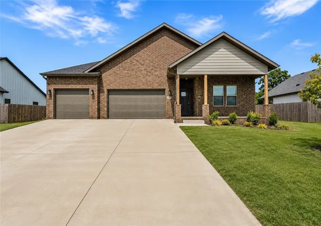 Photo 1 of Single family home for sale at 2208 Riggins Ave, Pea Ridge, AR 72751 | MLS# 1360830 | Listing updated on 2026-10-01