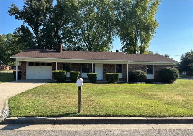 Photo 2 of Single family home for sale at 2102 14th Street, Russellville, AR 72802 | MLS# 1360861 | Listing updated on 2026-09-11
