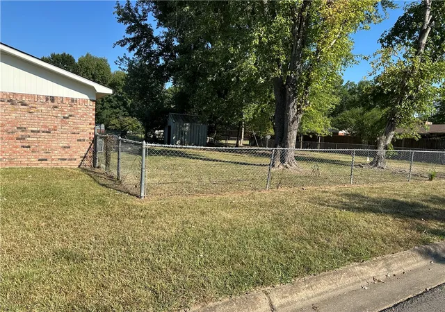 Photo 3 of Single family home for sale at 2102 14th Street, Russellville, AR 72802 | MLS# 1360861 | Listing updated on 2026-09-11