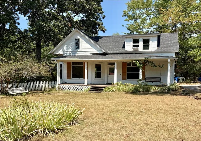 Photo 2 of Single family home for sale at 546 E & 548 Rebecca St, Fayetteville, AR 72701 | MLS# 1360450 | Listing updated on 2026-09-08