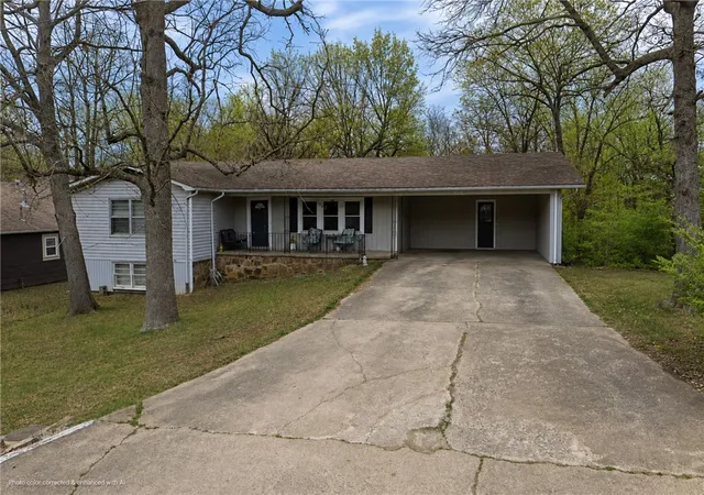 Photo 3 of Single family home for sale at 530 E Rebecca St, Fayetteville, AR 72701 | MLS# 1360425 | Listing updated on 2026-09-04