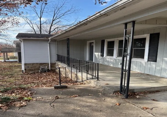 Photo 3 of Single family home for sale at 530 E Rebecca St, Fayetteville, AR 72701 | MLS# 1360425 | Listing updated on 2026-09-04