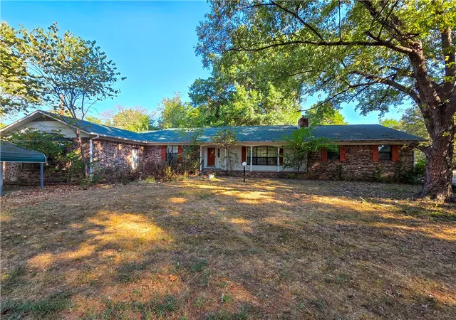 Photo 1 of Single family home for sale at 25 N Crider Ave, Fayetteville, AR 72701 | MLS# 1361020 | Listing updated on 2026-09-04