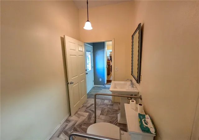 Photo 4 of Single family home for sale at 25 N Crider Ave, Fayetteville, AR 72701 | MLS# 1361020 | Listing updated on 2026-09-04