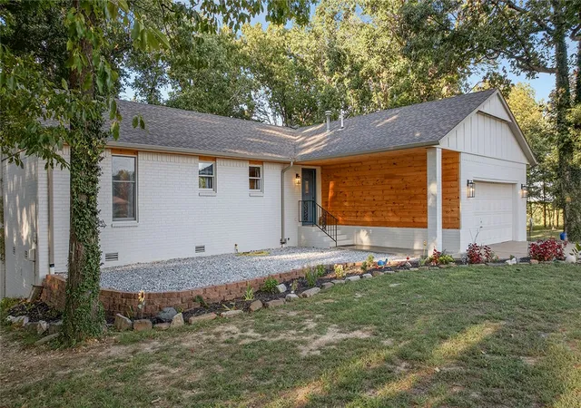 Single family home for sale at 3960 E Highway 264, Lowell, AR 72745 | MLS# 1360784
