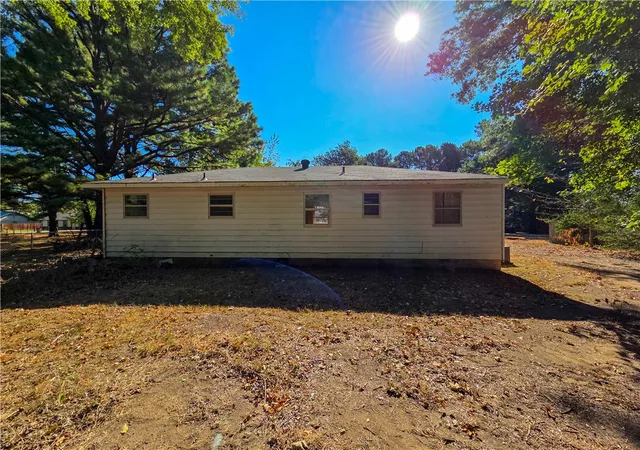 Photo 3 of Sale Pending at 47 N Crider Ave, Fayetteville, AR 72701 | MLS# 1361010 | Listing updated on 2026-09-10
