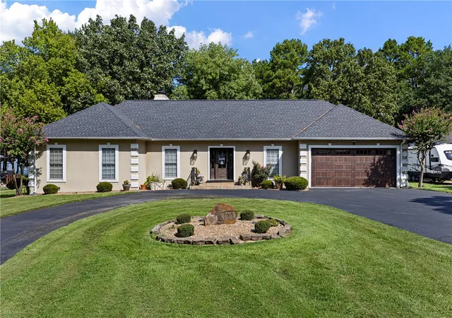 Photo 1 of Single family home for sale at 107 Pine Shore Ln, Russellville, AR 72802 | MLS# 1361030 | Listing updated on 2026-09-03