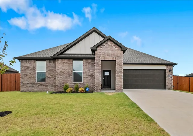 Photo 1 of Single family home for sale at 2105 Oliver St, Pea Ridge, AR 72751 | MLS# 1360753 | Listing updated on 2026-09-04