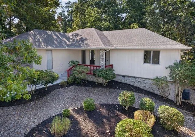 Photo 2 of Single family home for sale at 19 Dunvegan Dr, Bella Vista, AR 72715 | MLS# 1361055 | Listing updated on 2026-09-09