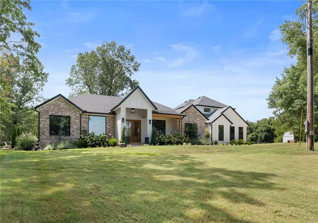 Photo 1 of Single family home for sale at 3335 Barrington Rd, Tontitown, AR 72704 | MLS# 1361075 | Listing updated on 2026-09-14