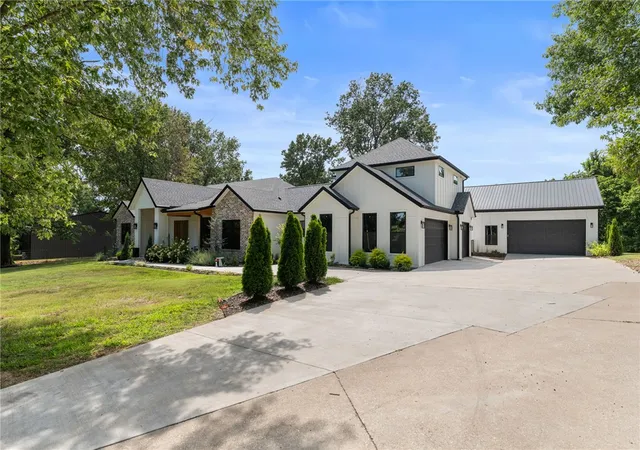 Photo 2 of Single family home for sale at 3335 Barrington Rd, Tontitown, AR 72704 | MLS# 1361075 | Listing updated on 2026-09-14