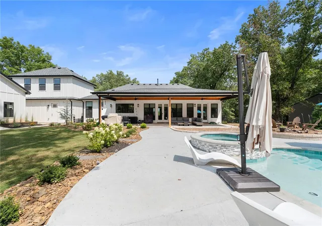 Photo 3 of Single family home for sale at 3335 Barrington Rd, Tontitown, AR 72704 | MLS# 1361075 | Listing updated on 2026-09-14
