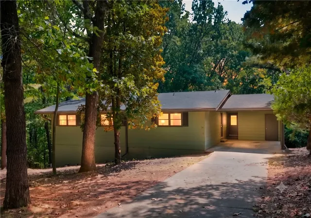 Photo 1 of Sale Pending at 10 Longdon Ln, Bella Vista, AR 72714 | MLS# 1360228 | Listing updated on 2026-10-02