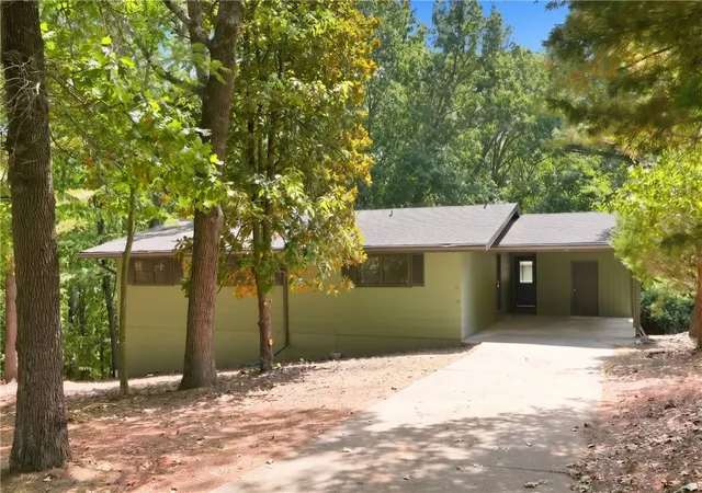 Photo 2 of Sale Pending at 10 Longdon Ln, Bella Vista, AR 72714 | MLS# 1360228 | Listing updated on 2026-10-02